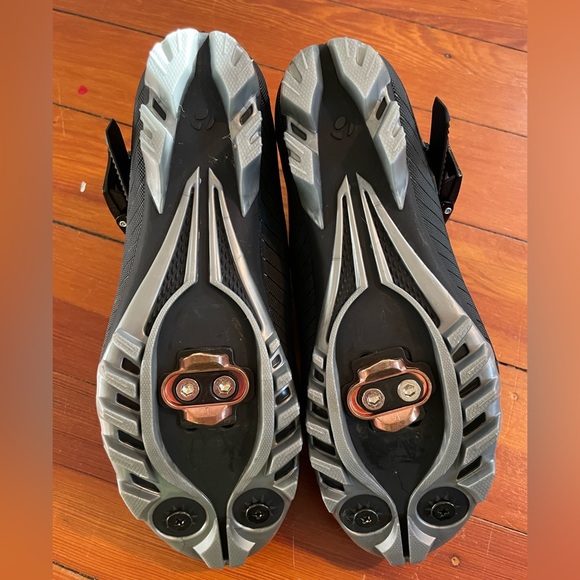 Bontrager Women’s Cycle Shoes size 5 - Picture 3 of 4